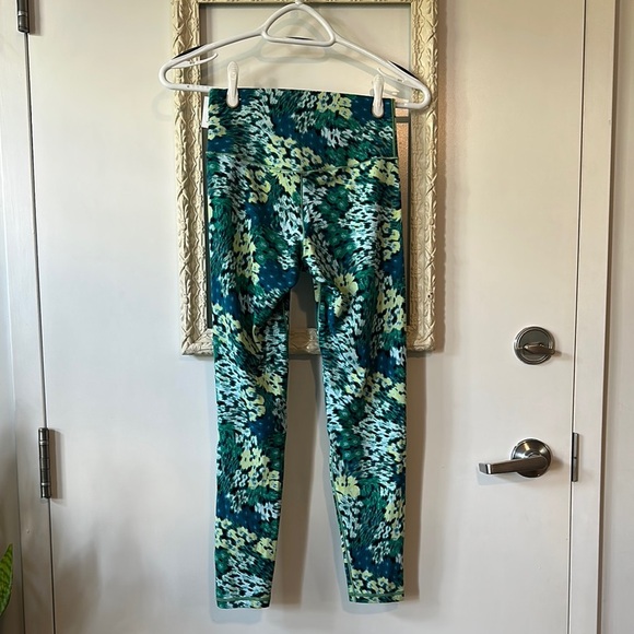 AERIE | Offline Real Me XTRA Hold Up! Green & Blue 7/8 High Rise Leggings - Picture 9 of 14